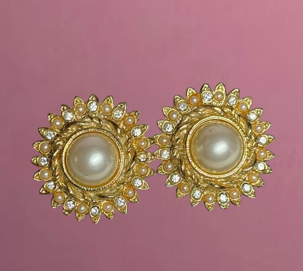 Vintage Gold Tone Faux Pearl Rhinestone Clip On Earrings 1” Statement